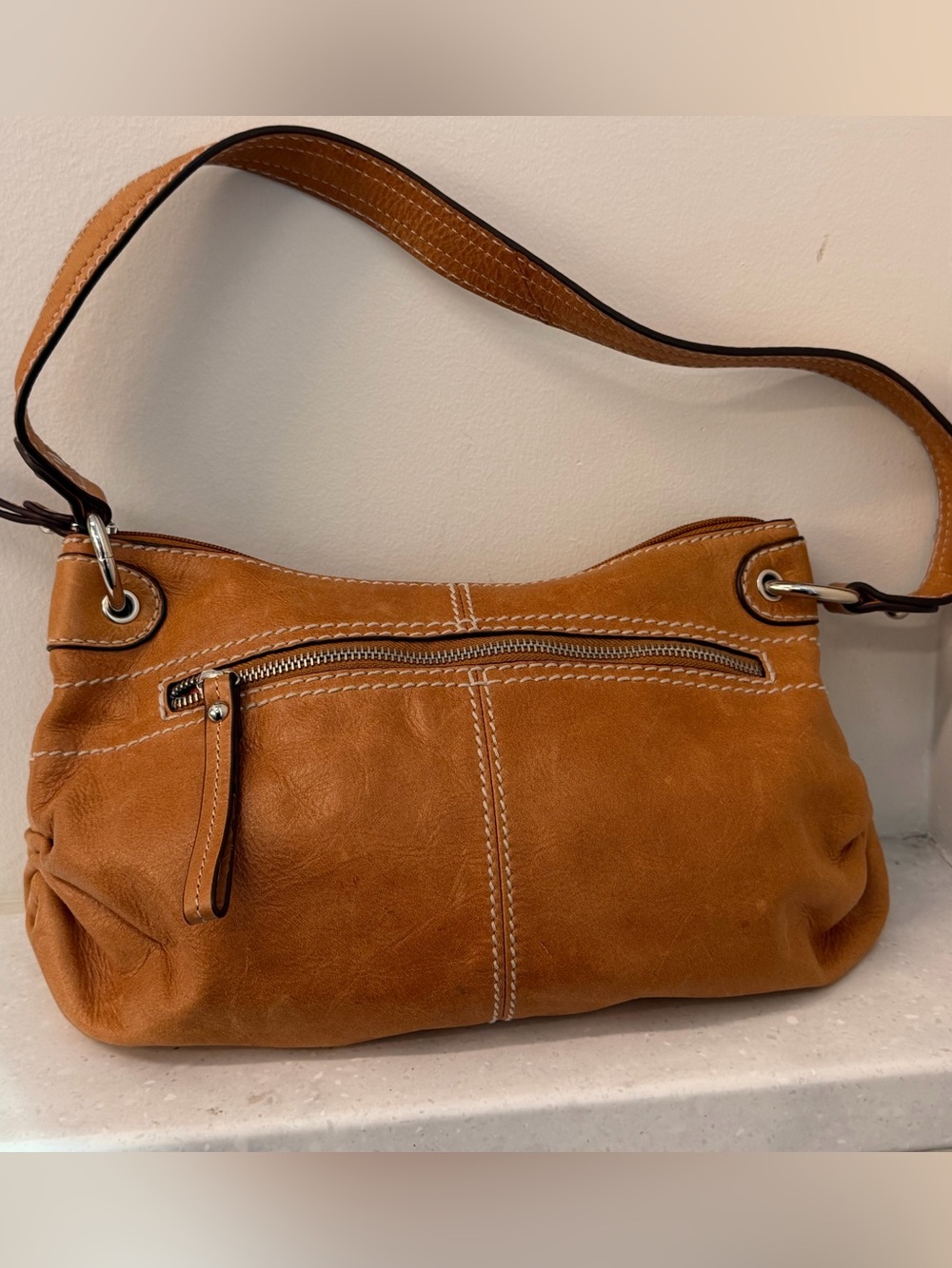 Classic Tan Soft Leather Shoulder Bag with Front Zip Pockets